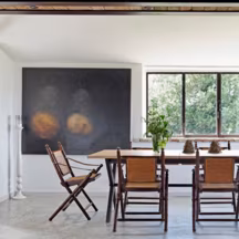 Dans le Sud, une authentique maison en pierre pour épicuriens.