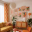 Un intérieur lumineux et coloré grâce à ces déclinaisons de orange, rose, rouge et vert