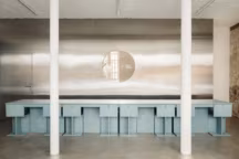 8 restaurants parisiens qui mettent l’inox à l’honneur.