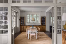 À La Baule, une maison de vacances inspirée du style britannique.